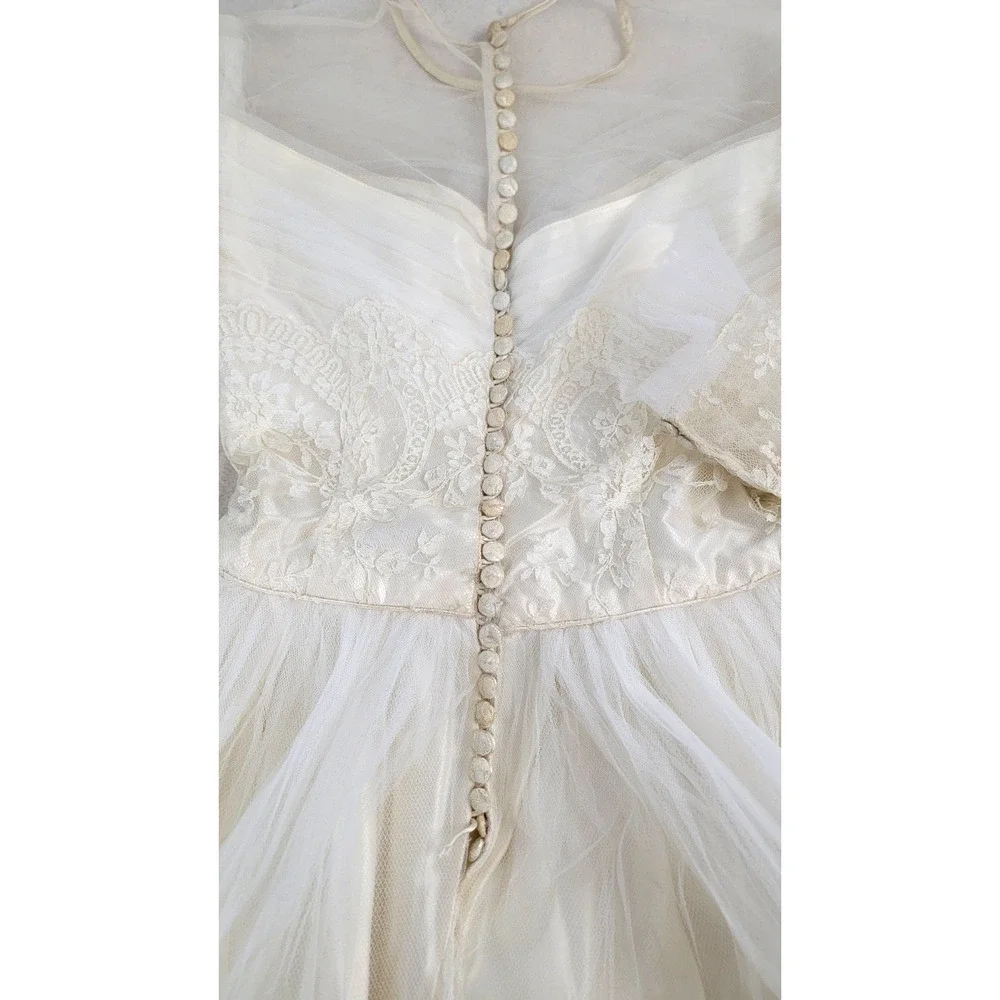 Vintage 1950s Lace Tulle Wedding Dress Illusion Neck Train XS Bridal